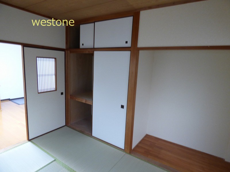 Other room space. There are upper closet with closet storage.