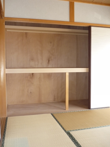 Receipt. Second floor Japanese-style closet