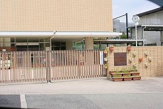 Primary school. Iwazono up to elementary school (elementary school) 984m