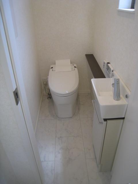 Toilet. Indoor (June 2013) Shooting