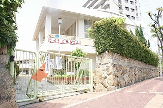 kindergarten ・ Nursery. Gavel kindergarten (kindergarten ・ 395m to the nursery)