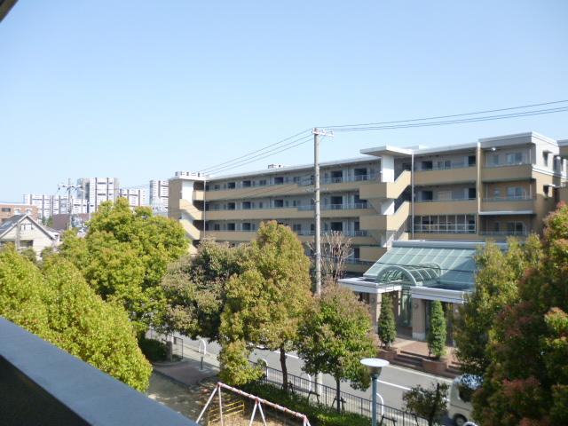 View photos from the dwelling unit. Day is good on the south-facing