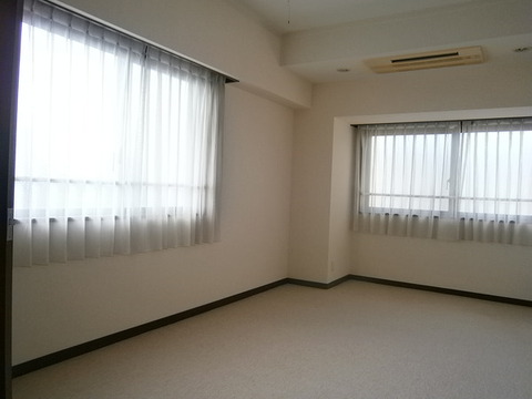 Other room space. Master bedroom There is built-in air conditioning