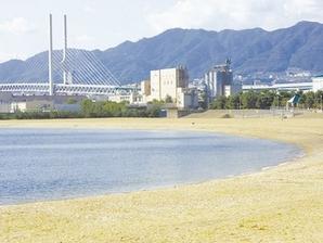 Beautiful seaside scenery to change the day-to-day look is also familiar (tide Ashiya Beach / About 650m)