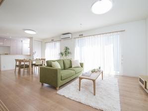 Sun-drenched living room ・ dining. Space of the room and advanced equipment relaxation family gather ・ Specifications Let's check (Model House)