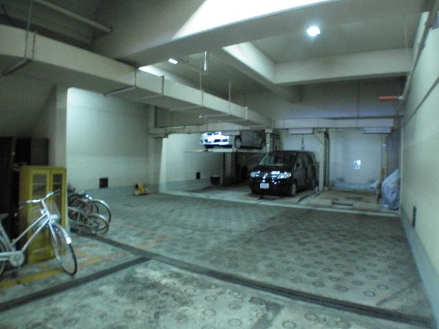 Parking lot. For indoor mechanical parking