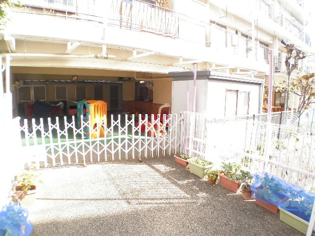 kindergarten ・ Nursery. Ayumi nursery school (kindergarten ・ 382m to the nursery)