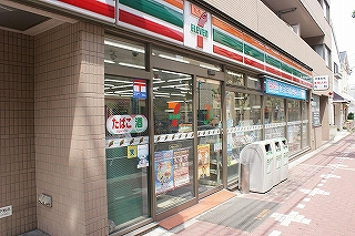 Convenience store. 501m to Seven-Eleven (convenience store)