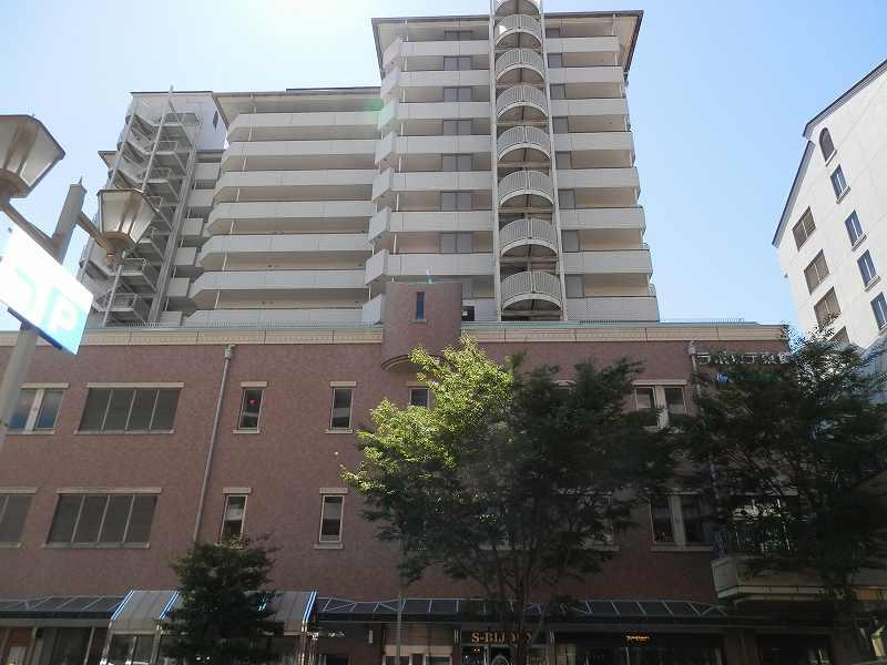 Shopping centre. Until Laporte East Building 1091m