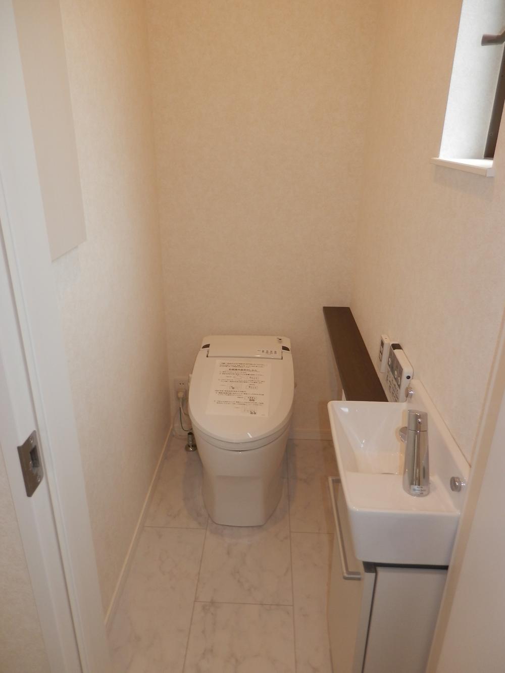 Toilet. Second floor toilet (April 2013) Shooting