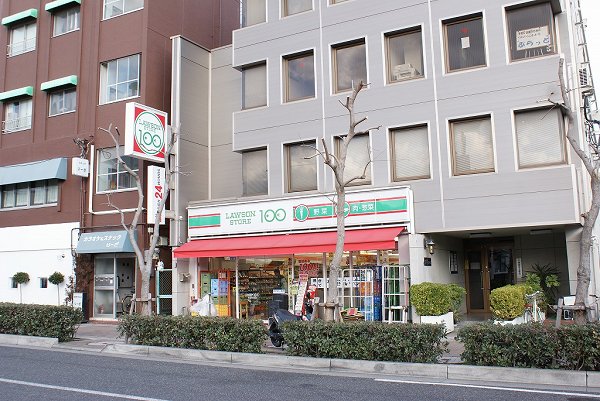 Convenience store. 387m up to 100 yen shop (convenience store)