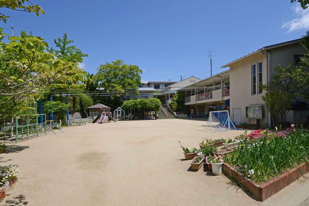 kindergarten ・ Nursery. 700m nursery until the Municipal Iwazono kindergarten, kindergarten, School also safe because the elementary school and all such within a 10-minute walk. 