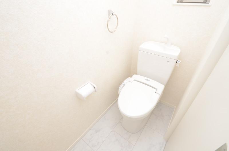 Toilet. Indoor (June 2013) Shooting