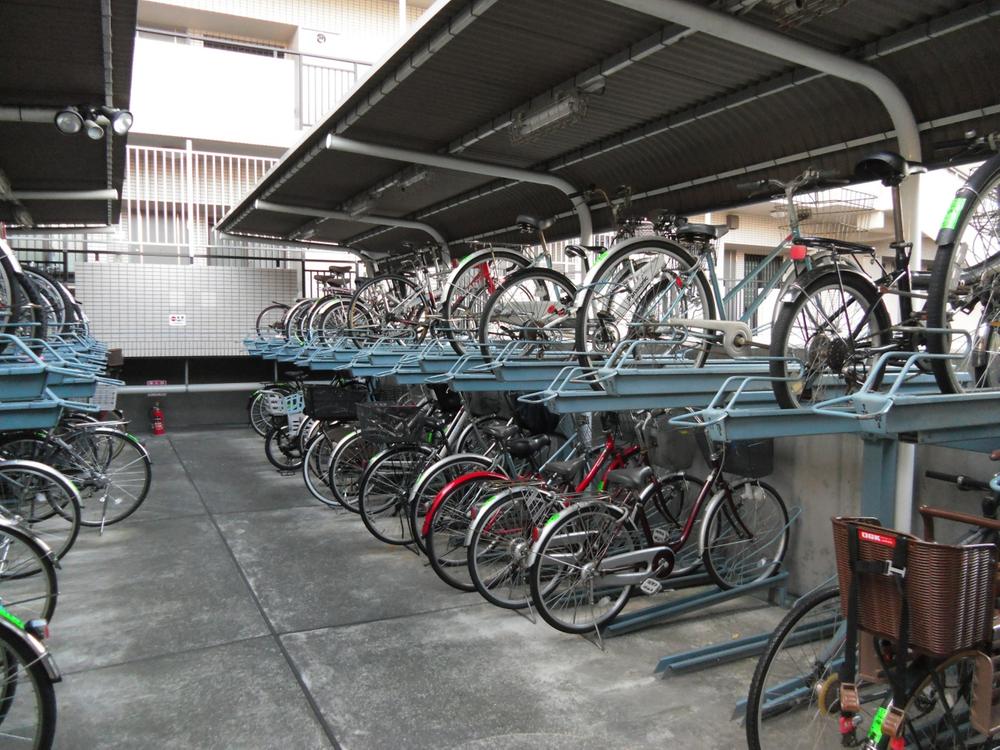 Other common areas. Flat terrain bike around to success, Convenient for commuting and shopping