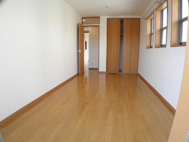 Other room space. It is very bright many windows also to Western-style