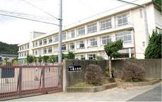 Primary school. 2400m to City Yahata Elementary School