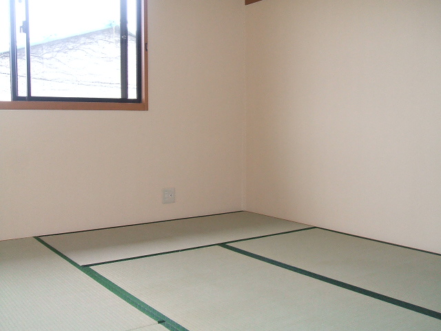 Other room space.  ※ Will be of 103, Room photo.