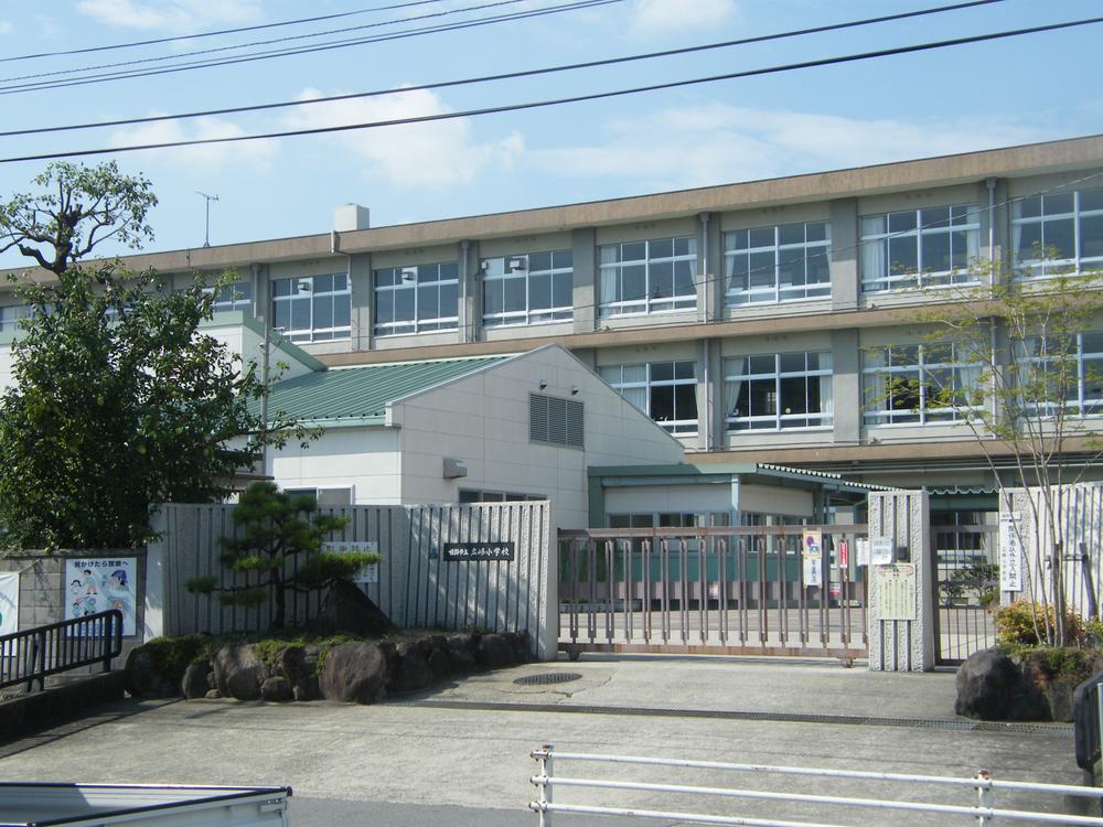 Primary school. Hiromine until elementary school 540m
