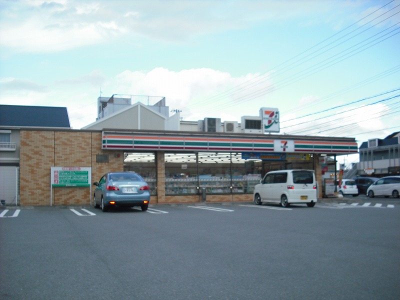 Convenience store. Seven-Eleven 168m to Himeji Kamakura Machiten (convenience store)