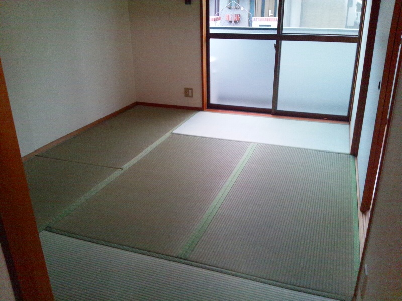 Living and room. It is beautiful in the tatami mat sort already