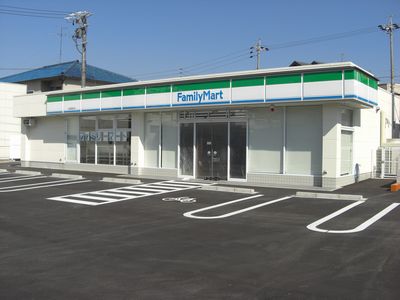 Convenience store. FamilyMart Himeji Kamiono store up (convenience store) 296m
