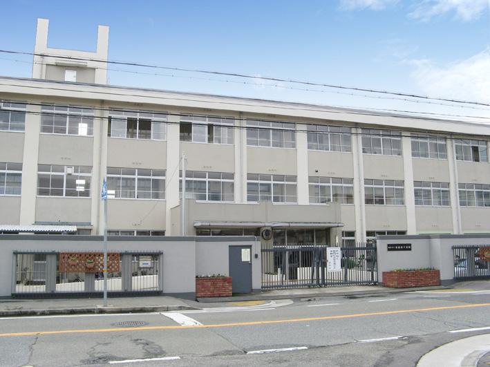 Junior high school. 1600m to Himeji Municipal Shikama West Junior High School