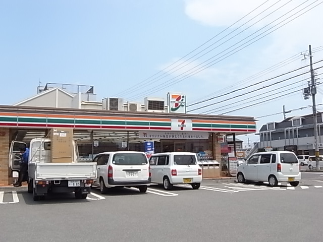 Convenience store. Seven-Eleven 352m to Himeji Kamakura Machiten (convenience store)