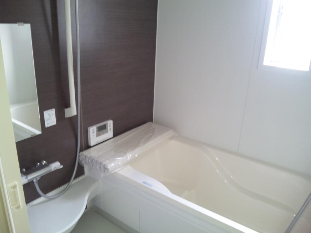 Same specifications photo (bathroom). Same specifications Bathroom heater dryer with bathroom