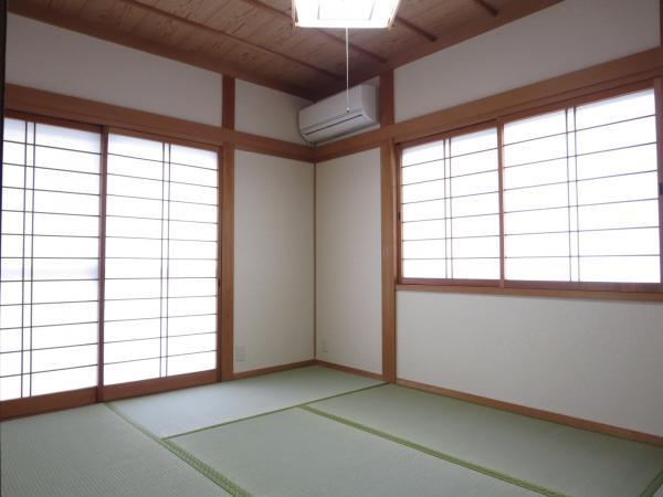 Non-living room. First floor Japanese-style room 6 quires Tatami mat replacement, FusumaCho Kawasumi