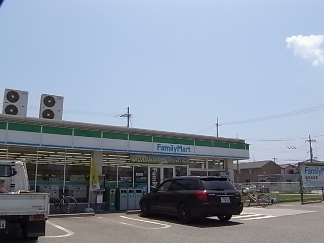 Convenience store. FamilyMart Himeji OmoneNaru store up (convenience store) 474m