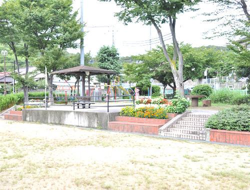 park. Fujimigaoka 270m to the second park