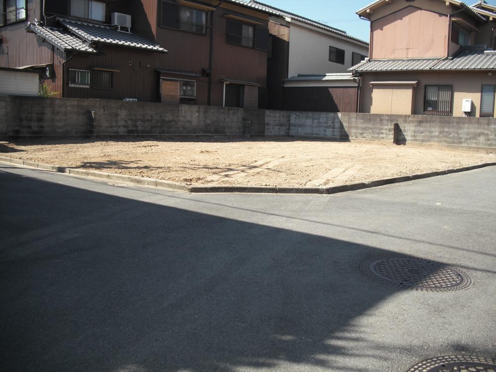 Local land photo. Site area of about 54 square meters! Spacious grounds gardening can enjoy! It is going to be a house that pour in pleasant wind and light! None of course building conditions!