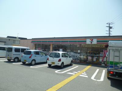 Convenience store. 441m to Seven-Eleven (convenience store)