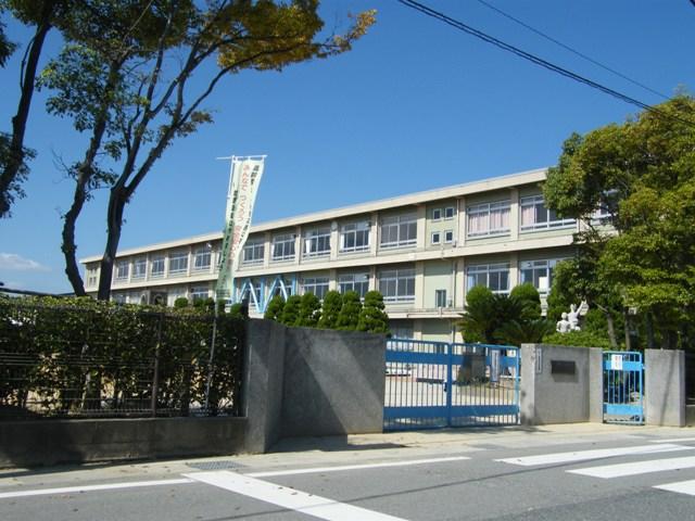 Primary school. Hirohata to the second elementary school 500m