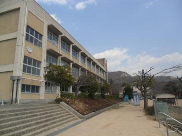 Primary school. 57m to Himeji City up position Elementary School