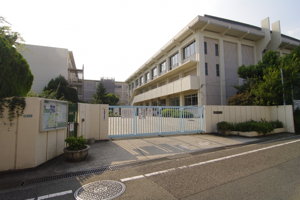 Primary school. 507m to Itami Suzuhara elementary school (elementary school)