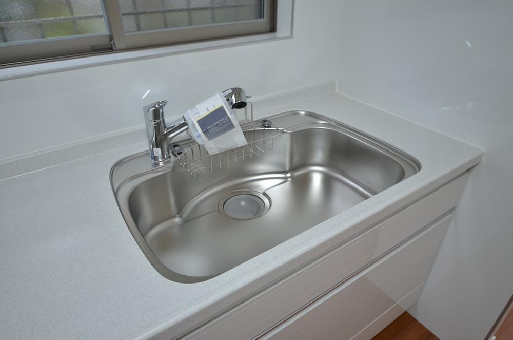 Kitchen. Spacious sink