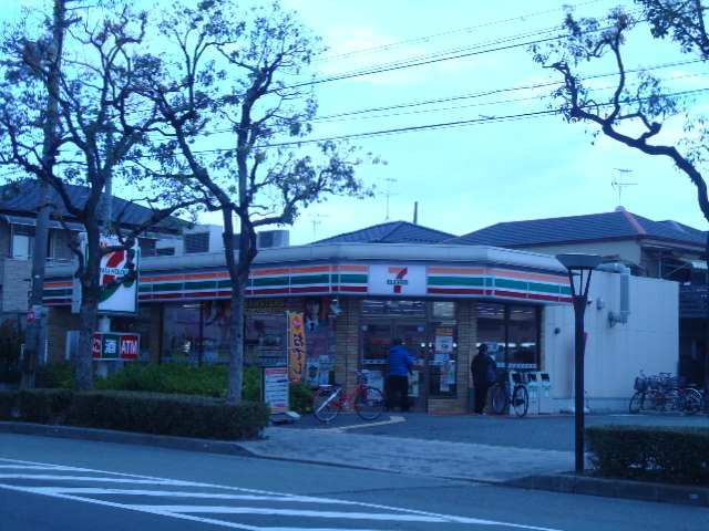 Convenience store. Seven-Eleven Itami Senzo 6-chome up (convenience store) 521m