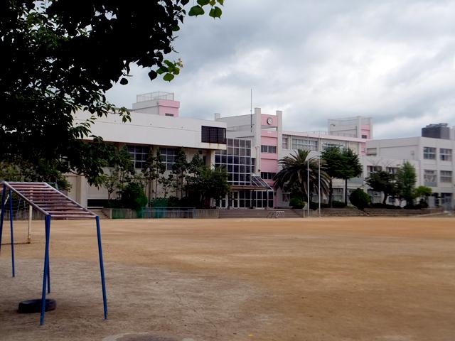 Primary school. 604m to Itami Sakuradai Elementary School