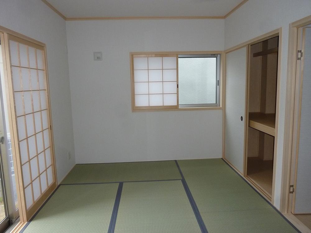 Other introspection. Japanese style room