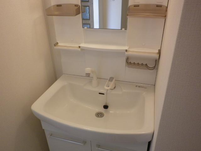 Wash basin, toilet