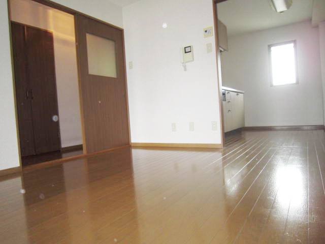 Other room space. Available also as 1LDK