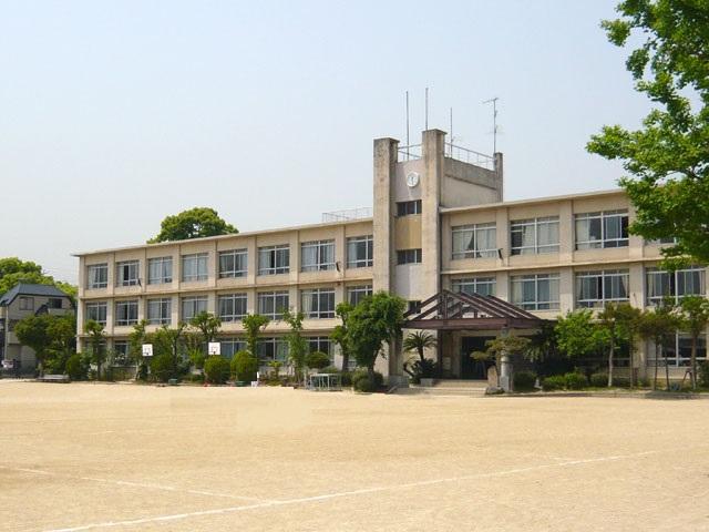 Primary school. 1164m to Itami Inano Elementary School