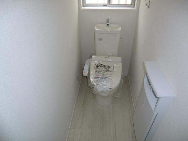 Other Equipment. Local photos (toilet)