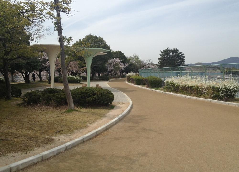 park. 400m until Mizugaoka park