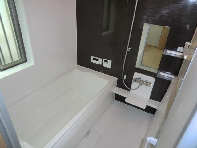 Bathroom. Local photo (bathroom) Bathroom heating dryer ・ With mist sauna function!