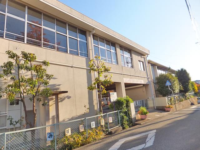 kindergarten ・ Nursery. Itami Municipal Mizuho 998m to kindergarten