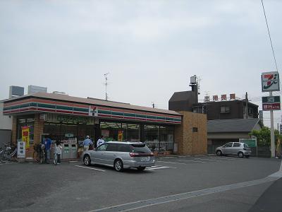 Convenience store. Seven-Eleven Itami Minamisuzuhara 2-chome up (convenience store) 700m