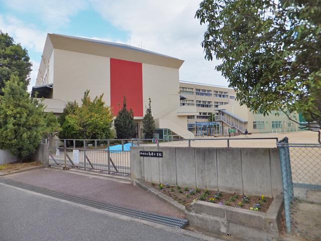 Primary school. 899m to Itami City Arioka Elementary School