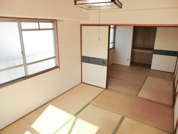 Living and room. It calmness a Japanese-style room! !